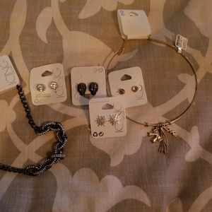 6 piece lot of teens jewelry